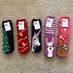 Old Navy Cozy Socks, 5 pairs, NWT, Various colors, Sizes: 3 Youth + 2 Adult